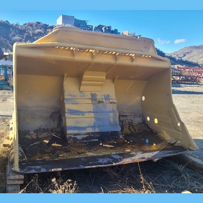 USED CATERPILLAR R2900