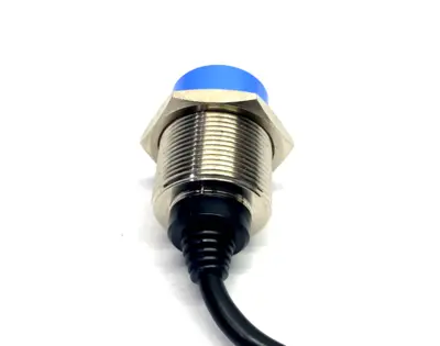 EV-130U | Keyence  Proximity Sensor, M30 2m 2-Wire Cable, Main Unit - New Other