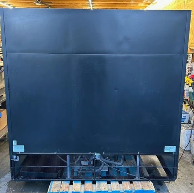 167-0526 True GDM-72-HC-TSL01 78" 3 Glass Door Self Contained Cooler