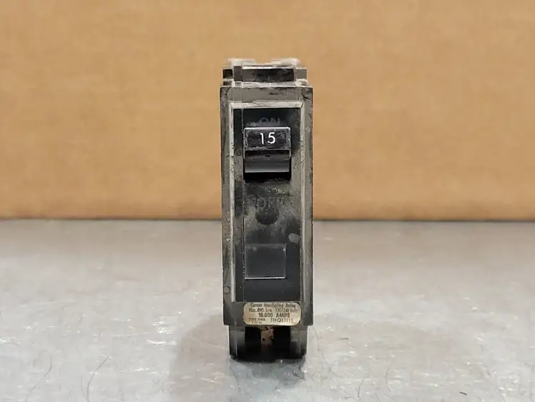 Used GENERAL ELECTRIC THQL115 Switchgears British Columbia CA | Lenmark #243302