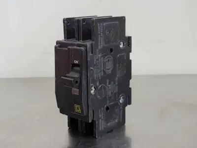 USED SQUARE D QOU215