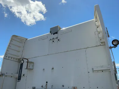 USED 2011 PETERBILT 386