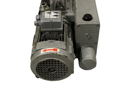 USED LEYBOLD SOGEVAC NEO D 25 VACUUM PUMP W/ NIDEC LSES90SL INDUCTION MOTOR