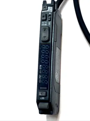 Used KEYENCE Fiber Optic Amplifier Main Unit Photoelectric Sensors Michigan US | Maverick Industrial Sales #1437027