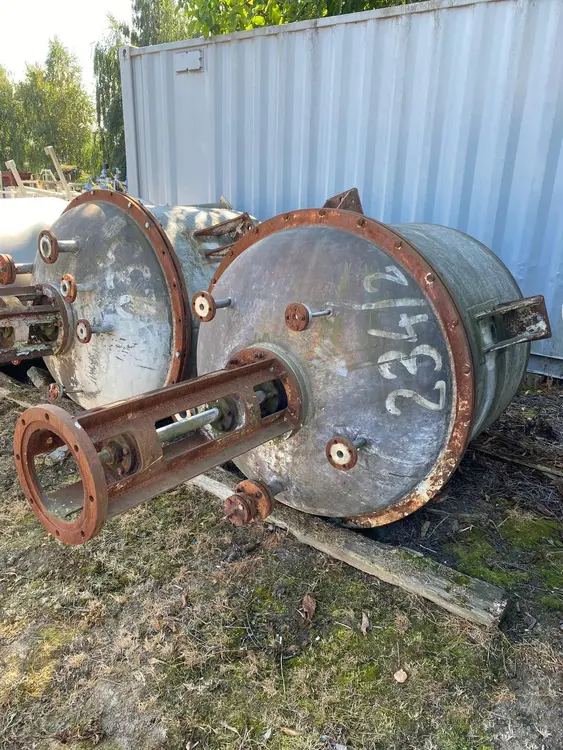 Used _UNKNOWN_ 1,300 Liters Stainless Steel Tanks PL | Perry Equipment #145533