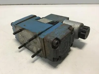 USED MANNESMANN REXROTH 4WEH10P6-44/6EG24N9TK4S06