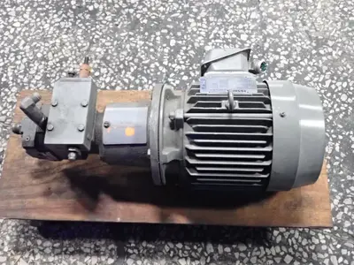 Used OILGEAR PVWH06R5AVCNNN Pumps Ohio US | HGR 24 #912561