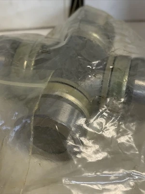 UNIVERSAL JOINT MFR.P/N 2111-43-01/04 (Lot Of 7) Fast Shipping! -Warranty ~