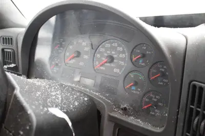 INTERNATIONAL 4300 DT466 BOX TRUCK | Levy Recovery Group (16)