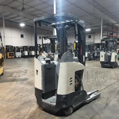 USED 2018 CROWN RR5725-45