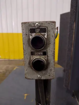 USED WELD-BILT CR-2000