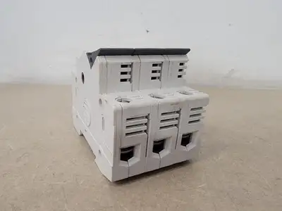 USED ALLEN-BRADLEY 1492-FB3C30