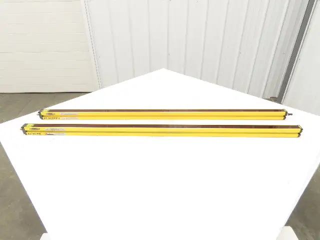 Banner SLSCE30-1200Q8|SLSCR30-1200Q8 Light Curtain Receiver/Transmitter Set 1.2m