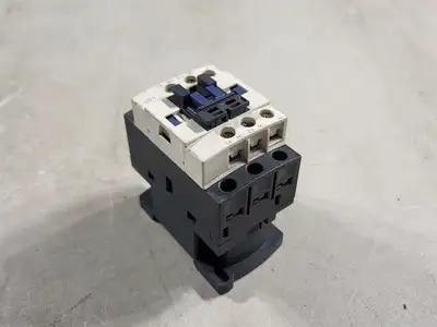 25 Amp, 3 Pole, 3 NO, 115 VAC Coil Contactor C01F7 52296548