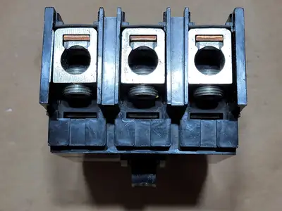 USED SQUARE D Q2L3225H