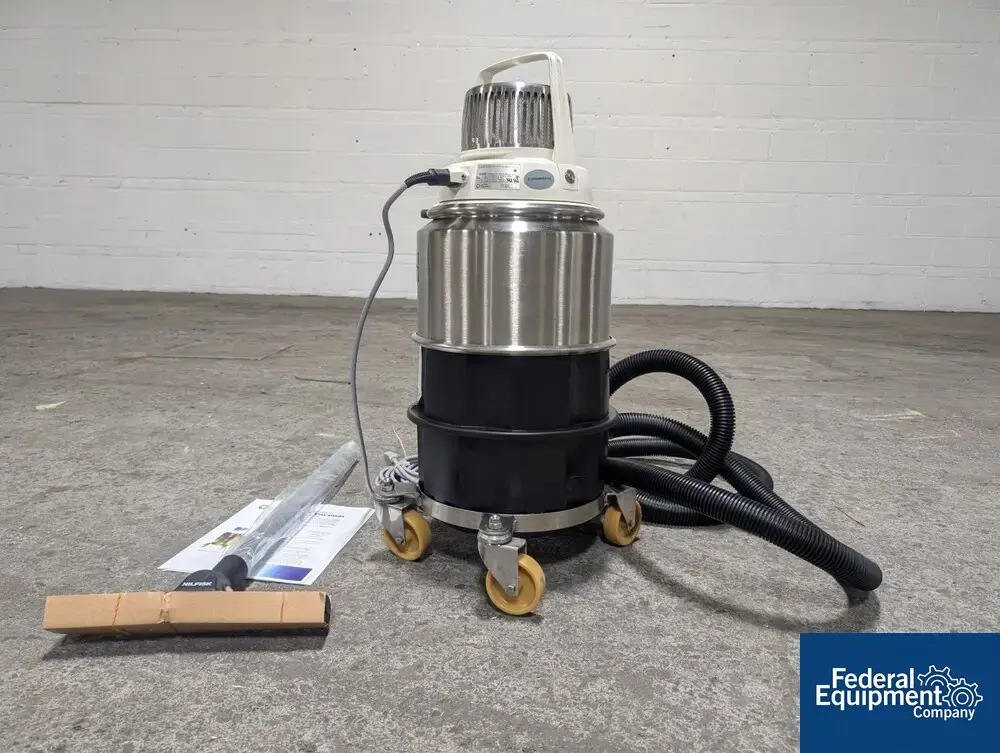 USED Nilfisk Nilfisk Advance America Vacuum, Model IVT1000CR