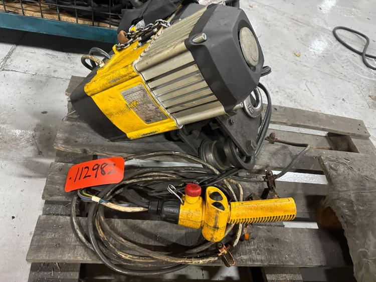 Used YALE electric hoist 250 kgs Material Handling (misc) GB | Bowland Trading Ltd #445475