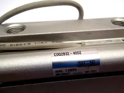 CDQ2B32-40DZ [2A1-2A] [G][TP] | SMC  Compact Cylinder w/ (2) D-M9PW [SV] Sensor - Used