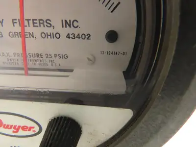 Dwyer 13-194147-01 Photohelic Pressure Switch/Gauge Range 40-90" w.c.