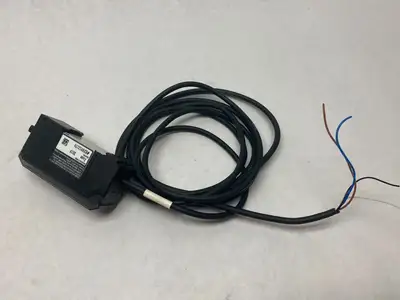 USED KEYENCE DIGITAL AMPLIFIER MAIN UNIT, FOR LASER SENSOR, PNP