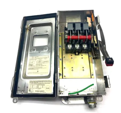 USED SQUARE D STAINLESS STEEL HEAVY DUTY SAFETY SWITCH SERIES E1