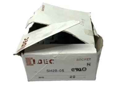 USED IDEC SOCKET RELAY BASE 8-PIN 300V 10A LOT OF 10
