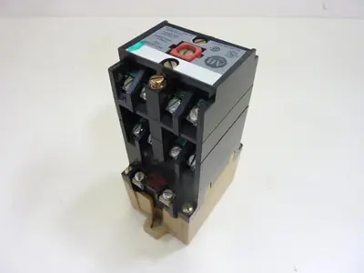 USED ALLEN BRADLEY 700-P400A1 SER B