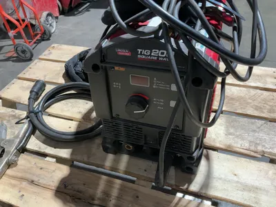 Used LINCOLN ELECTRIC SQUARE WAVE® TIG 200 TIG WELDER Tig Welders Michigan US | Miedema Asset Management Group #1424975
