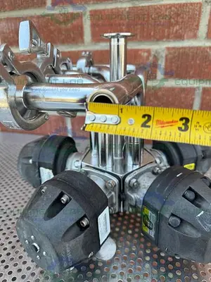 USED 5 ITT PURE FLO ADVANTAGE STAINLESS STEEL DIAPHRAGM VALVE W/ 1" SANITARY FITTING