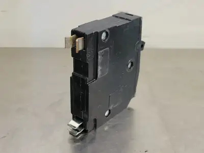 NEW SQUARE D QO120