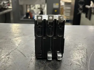 NEW SQUARE D QOB350
