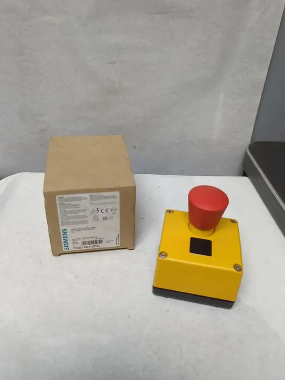 New | in-Stock SIEMENS 3SB3 801-00G Miscellaneous Equipment (Electrical & Power) | Surplus Asset Holdings #1198246