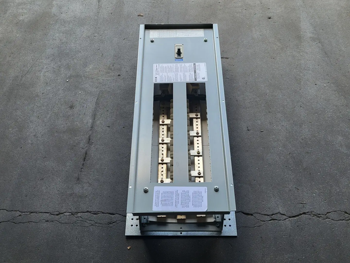 P1RB3C2-30ED100 Panelboard Interior 100A, 240V, 30-Circuit w/ Main Breaker