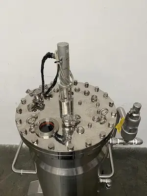 USED APPLIKON 250 LITER JACKETED REACTOR W/ AGITATOR