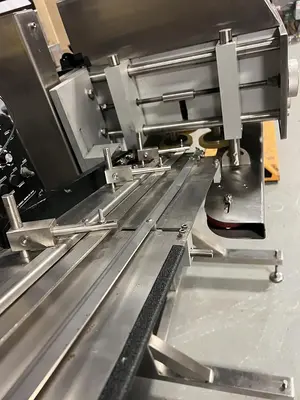 USED 2018 ACCUTEK  PACKAGING MODEL 22-500-000 (CAPPER) & 60-COE CH2 (CAP HOPPER/ELEVATOR)