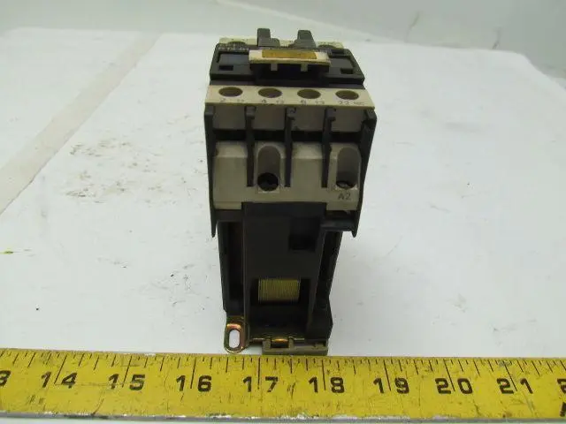 Telemecanique   LP1 D12 01 Contactor Relay Motor Starter 24V Coil