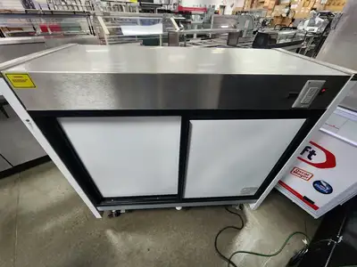 New | in-Stock Hussmann Unused Hussmann NAV-4 - High Volume Service Deli Case Curved Glass Merchandiser Display Refrigerators Illinois US | Falcon Restaurant Supply #1373661