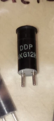 LOT OF  13 GREEN  BULB 12V , 2 LEGS DDP NKG12H