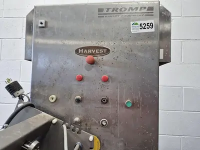Tromp Egg Wash Applicator