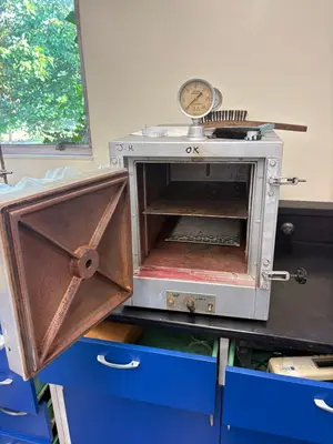 Used _UNKNOWN_ _UNKNOWN_ Lab Ovens Ohio US | Myron Bowling Auctioneers Inc #1504599