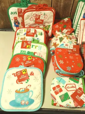 Huge Lot of Christmas (Table Mats, Kitchen towels, etc.)