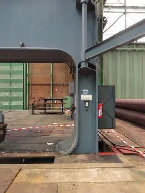 USED BAKKER 500 TON DISH END FORMING PRESS