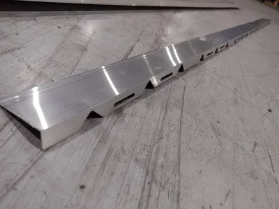 USED B-LINE BARRIER, HORIZONTAL BEND 72" LENGTH