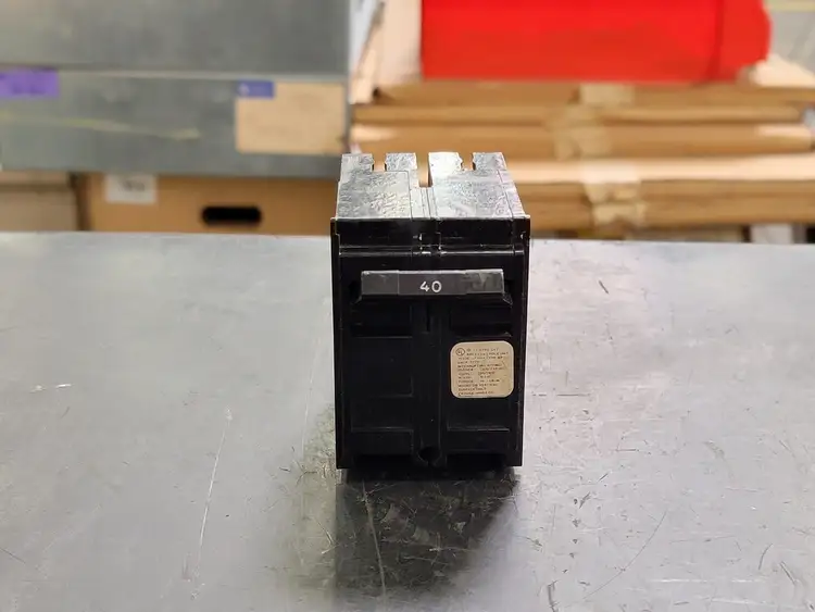 Used CROUSE-HINDS MP240 Switchgears British Columbia CA | Lenmark #241568