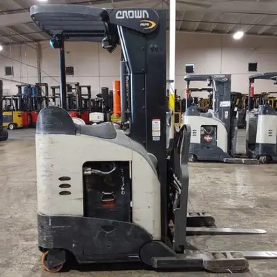 USED 2019 CROWN RR5725-45