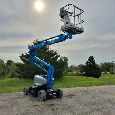 Used 2022 Z-33/18 Genie Articulating Boom Lifts Wisconsin US | Stack Equipment #1418940