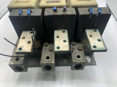 Furnas Size 5 Starter  14KF32AA, 200HP, 300A, 600V, Dual Volt Co