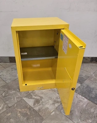 JUSTRITE 29710 Flammable Liquids Safety Storage Cabinet 12 Gallon OSHA Approved