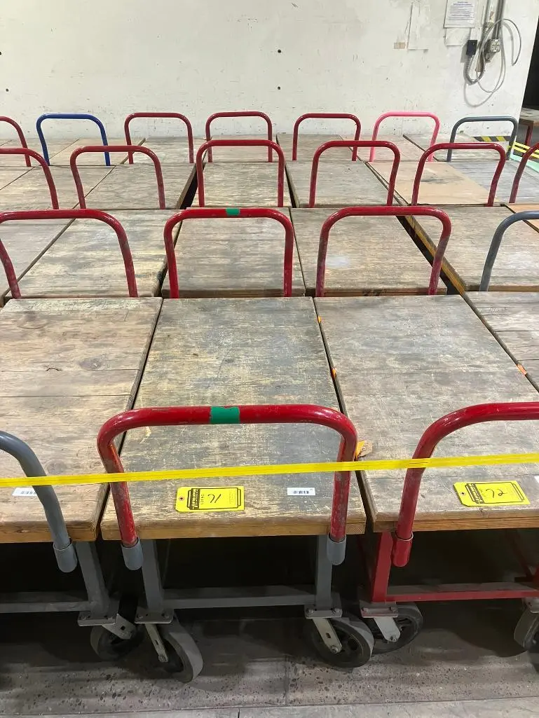 Used _UNKNOWN_ _UNKNOWN_ Maintenance Carts Minnesota US | Myron Bowling Auctioneers Inc #1541990