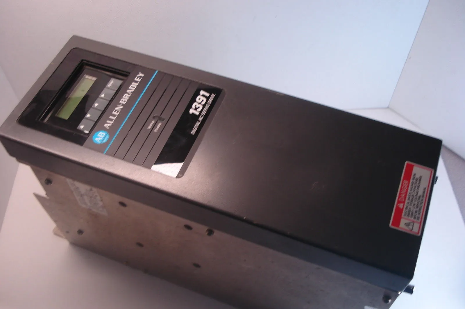 USED ALLEN BRADLEY 1391-DES22-DI AC SERVO CONTROLLER